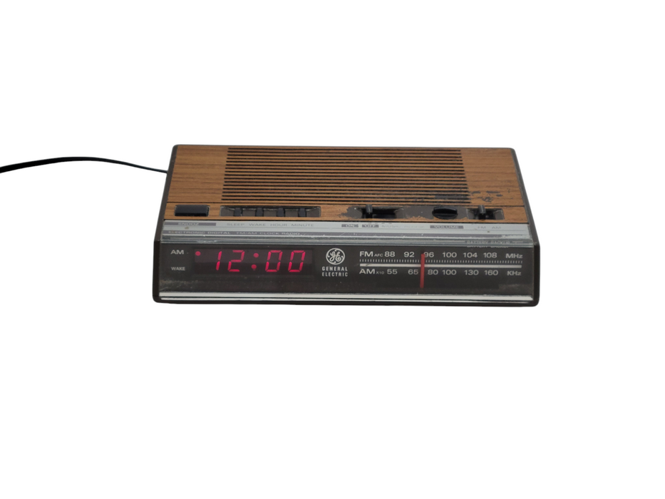 General Electric GE Digital FM/AM Clock Radio w/Alarm Model 7-4624B %