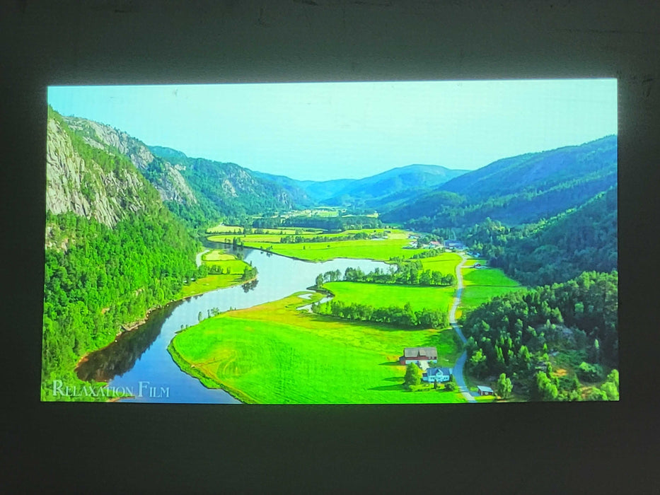 Panasonic WXGA 6000 (PT-DW7000U-K) 3 DLP Home Theater Video Projector READ $