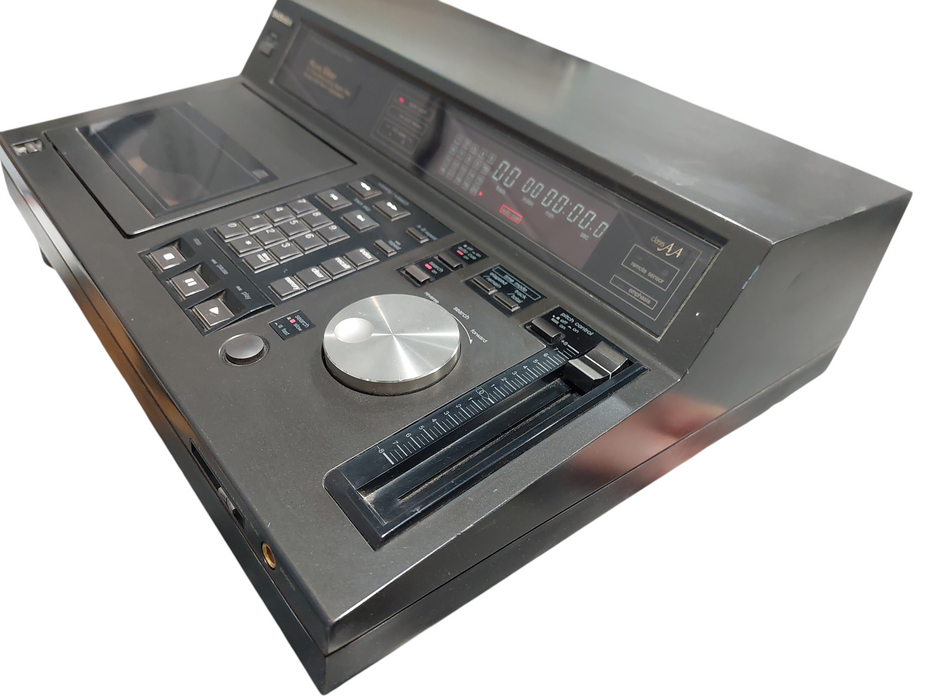 Technics Compact Disc Player Model: SL-P1300 Class AA  =