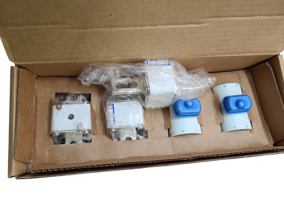 Mersen A70QS600-4IL Fuse High Speed Form 101 Bolt-In A70QS IL Indicator 700