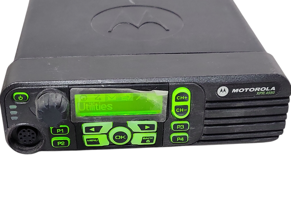 Motorola XPR4550 AAM27QPH9LA1AN UHF frequency range of 403–470 MHz _