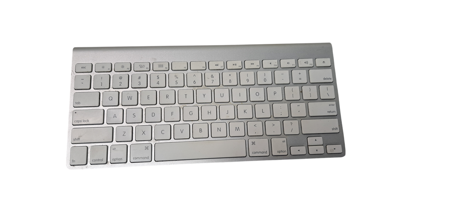Apple A1314 Wireless Bluetooth Keyboard Q