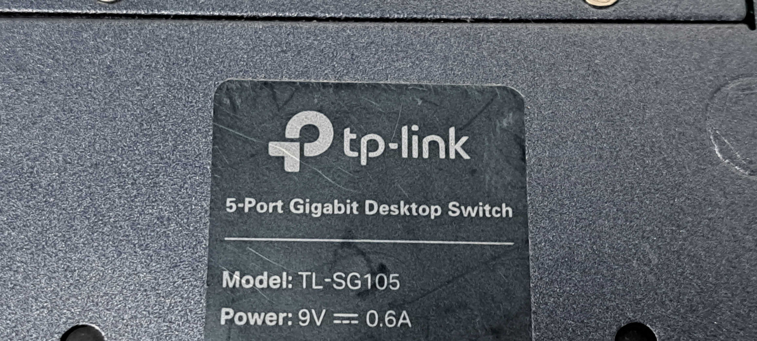 TP-LINK 5 PORT GIGABIT DESKTOP SWITCH TL-SG105 W/ Power Adapter