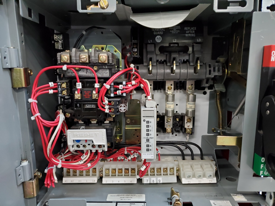 Allen Bradley Motor Control Center BUL. 2100 *READ*