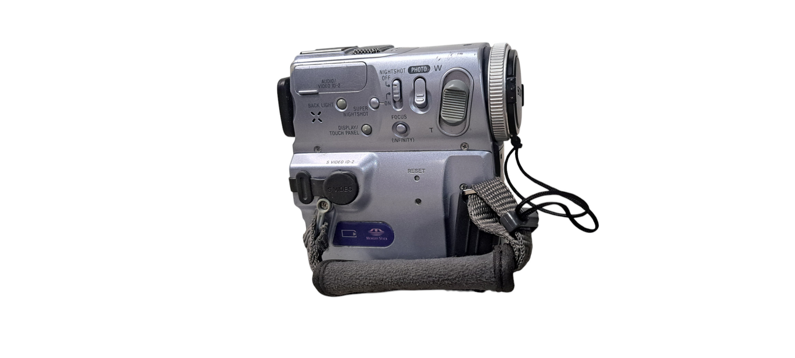 SONY DCR-PC9 MiniDV Digital Video Camera Recorder