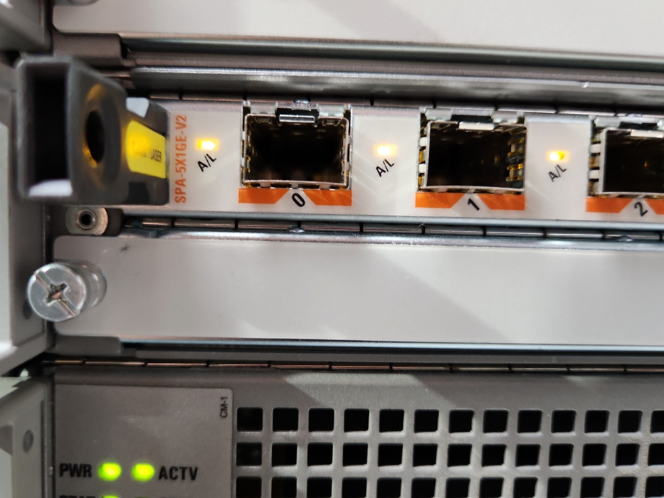 Cisco ASR 1004 w/ SPA-5x1GE-V2, ASR1000-ESP20, ASR1000-RP2, 2x PSU