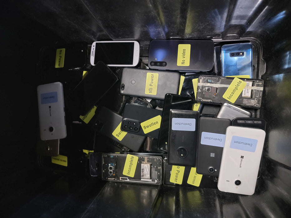 ~5KG of Phones [PARTS] (