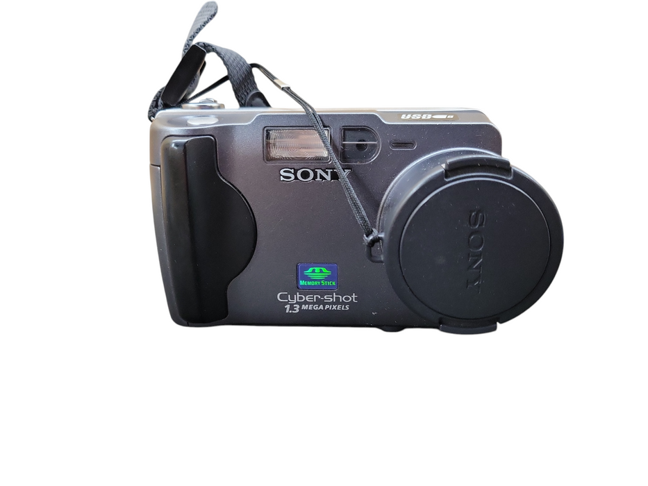 Sony Cyber-shot DSC-S30 1.3MP Digital Camera READ !