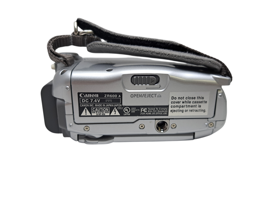 Canon ZR600 Mini DV Digital CamCorder Video Camera w/ Bag, Charger & Remote )