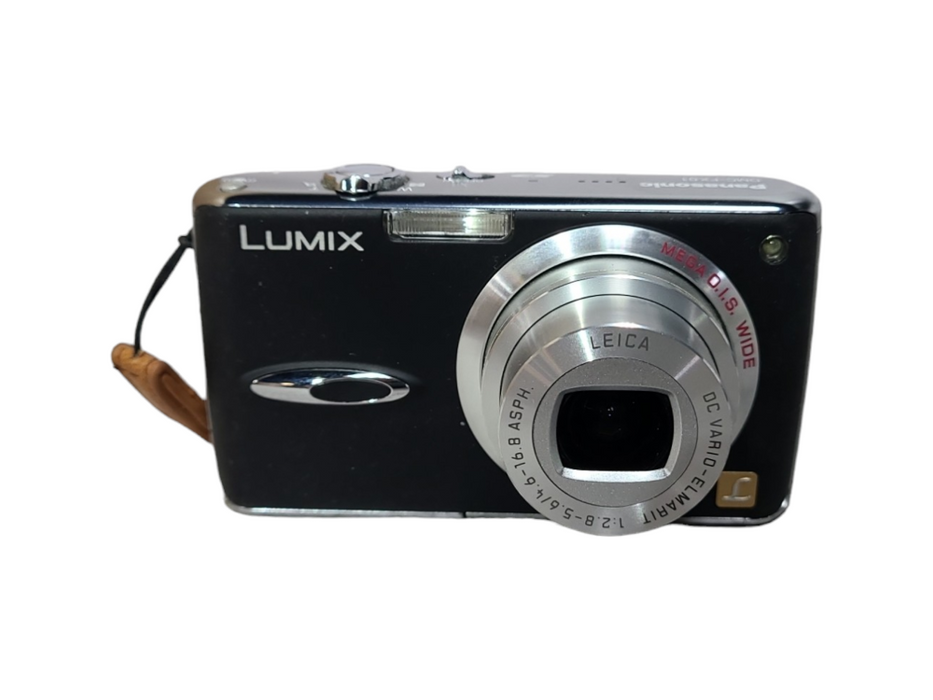 PANASONIC LUMIX DMC-FX01 Digital Camera w/ Battery, Case, Battery Charger