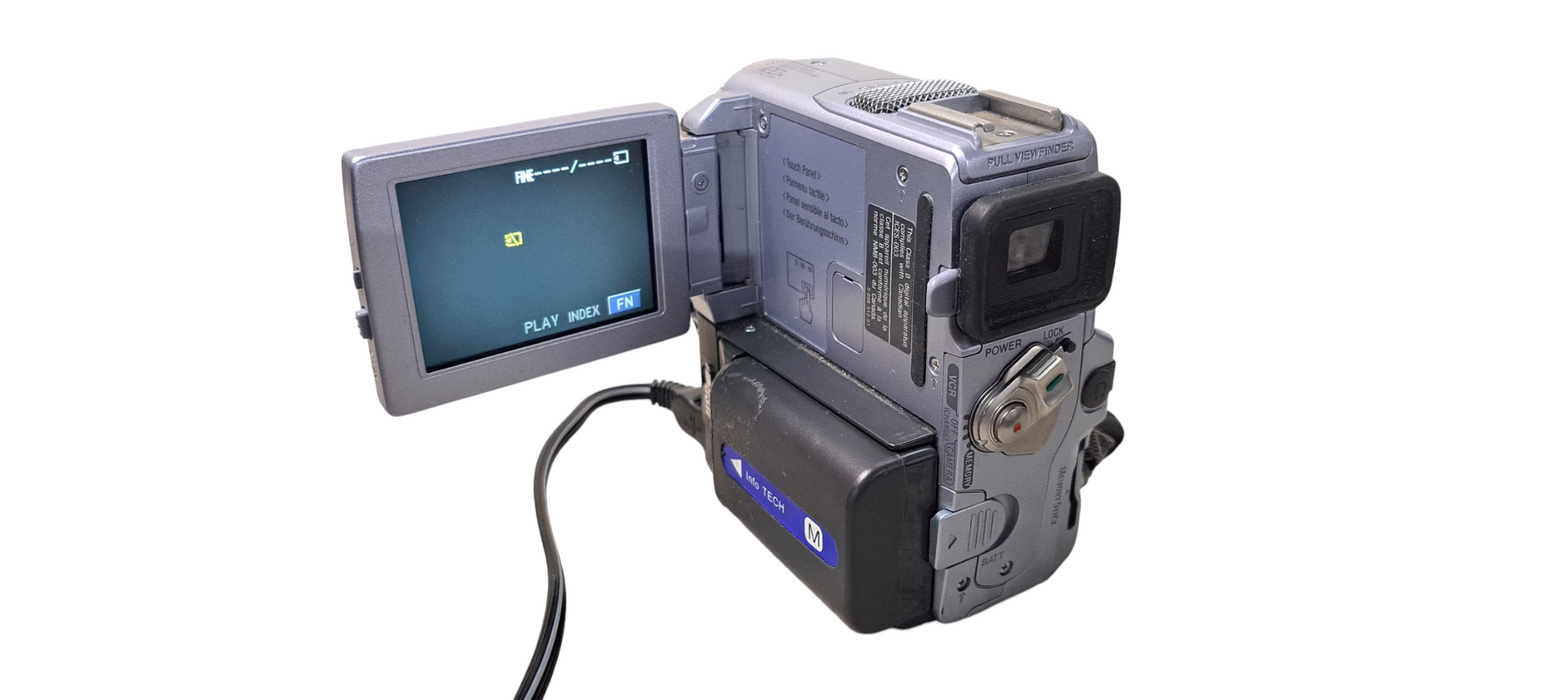 SONY DCR-PC9 MiniDV Digital Video Camera Recorder