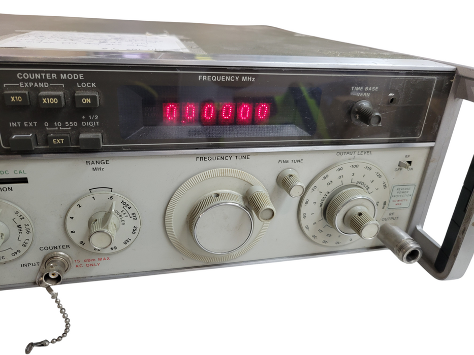 HP Agilent 8640B RF Signal Generator  %
