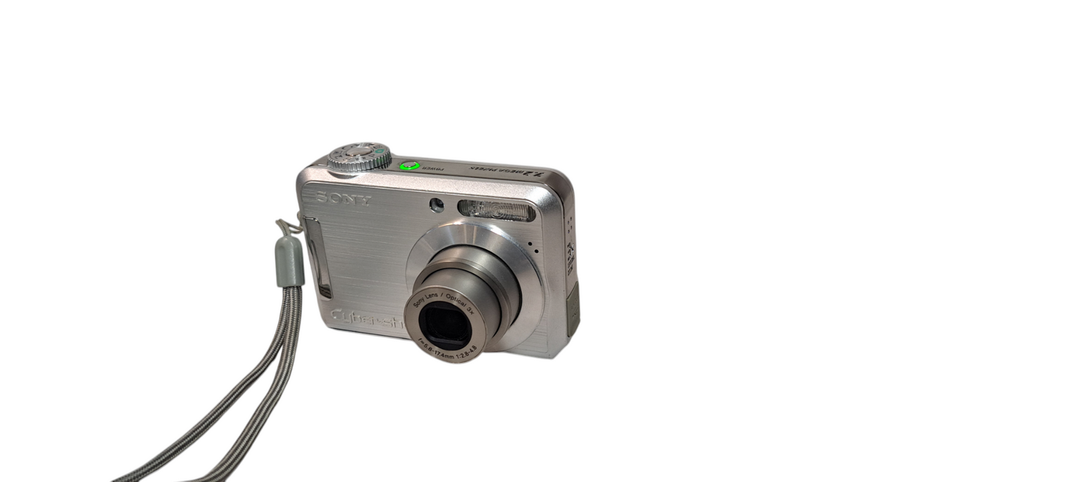Sony Cyber-shot DSC-S700 Point & Shoot Digital Camera 7.2MP