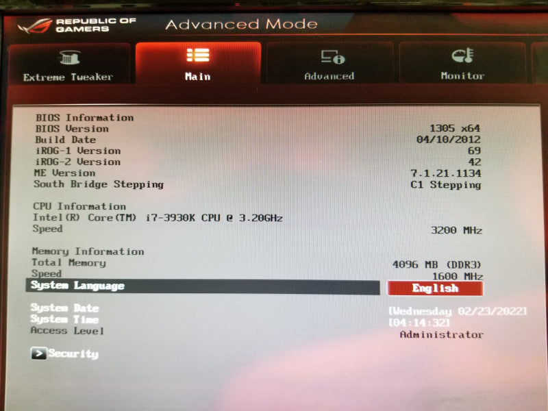 ASUS Rampage IV Extreme w/ i7-3930K@3.2GHz, 4GB RAM, NO CPU FAN.