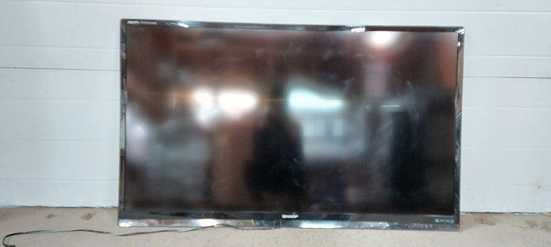 SHARP LC-60LE830U 60\\" LED TV 1080p (NO STAND)