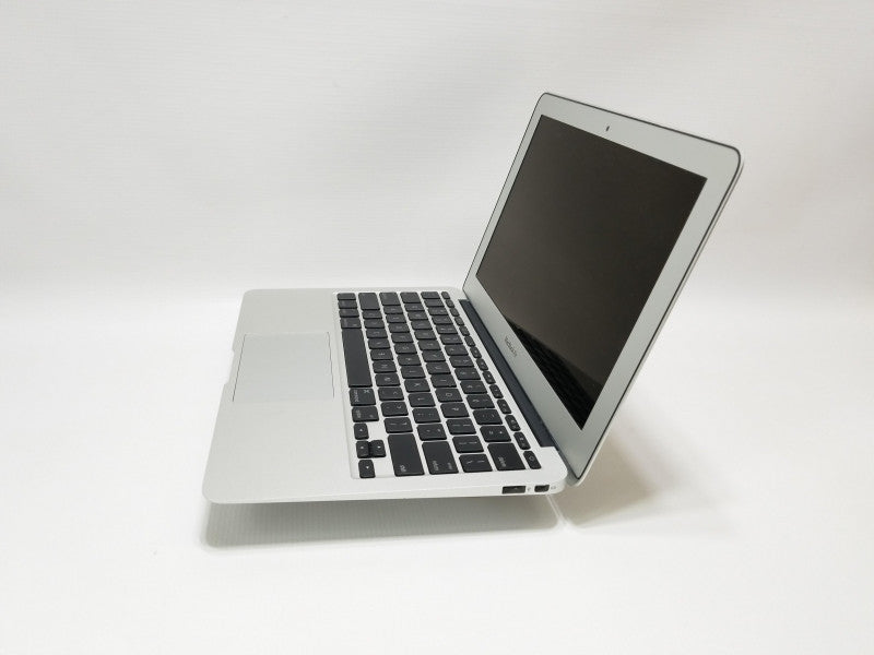 Macbook Air 11\\" Late 2010 c2d 1.4ghz 4GB Ram 64GB SSD Webcam^