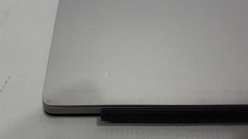 Surface Pro 4\ti5-6300U\t4GB RAM 128GB Storage