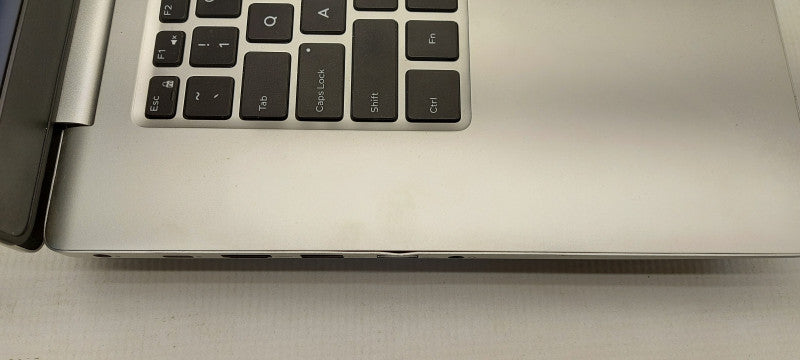 Dell Inspiron 7580 i7-8565U 1.8GHz 16GB RAM 500GB SSD 15.6\\"