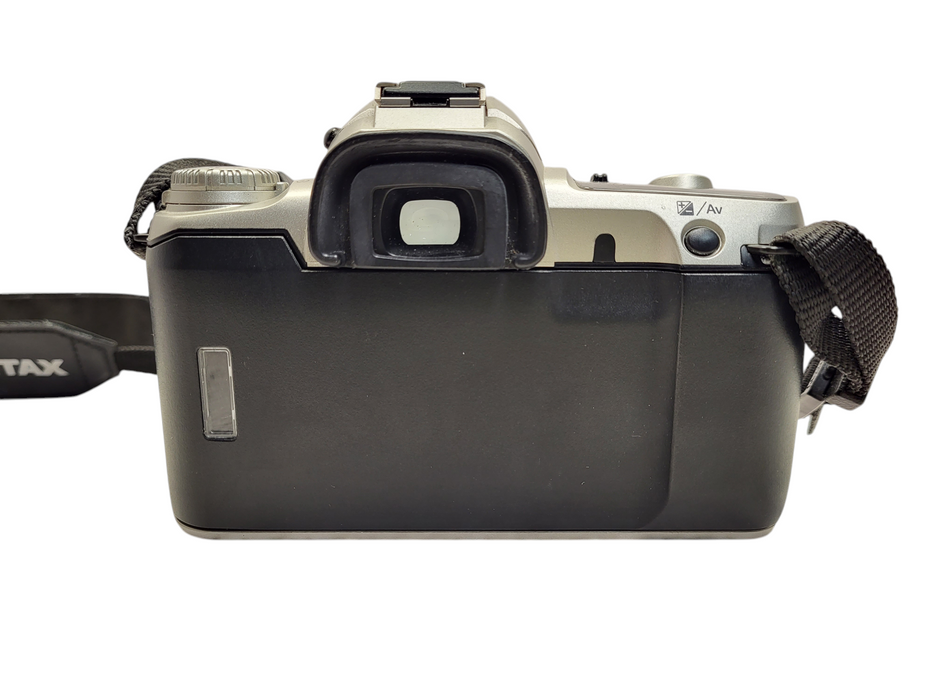 Pentax MZ-50 Film Camera W/ Sigma Zoom 18-35mm f/3.5-4.5 lens $