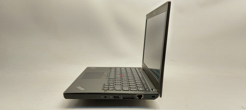 Lenovo ThinkPad X250 i5-5200U 2.3GHz 8GB 500GB HDD 14GB SSD (Cache) 12.5\\"