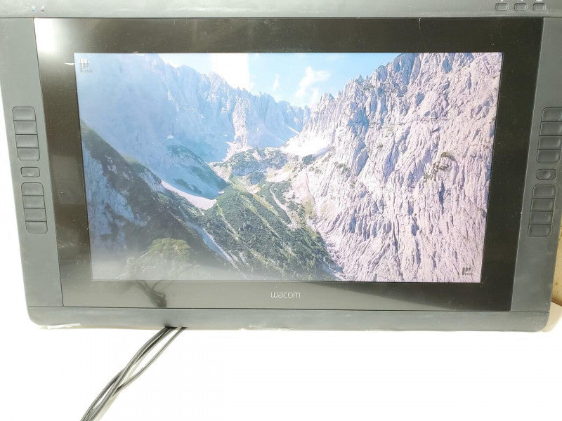 WACOM LCD TABLET DTK-2200, Cintiq 22HD, W/Power adapter, No stand. No pen)