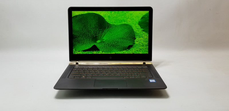 HP Spectre 13-V010ca Webcam Laptop  i5-6200U 2.3GHz 8GB Ram 128GB SSD 13.3\\"