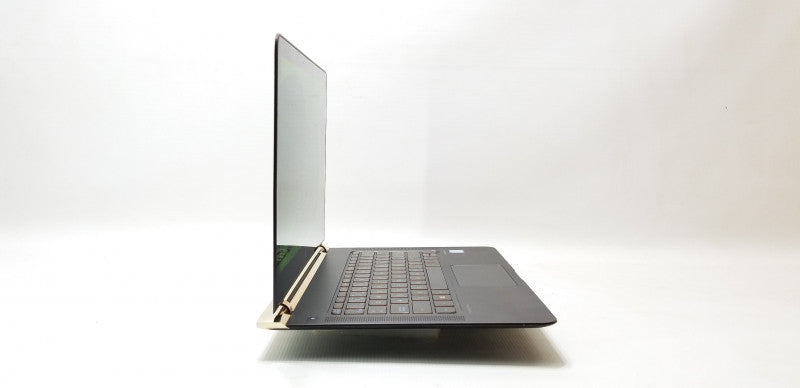 HP Spectre 13-V010ca Webcam Laptop  i5-6200U 2.3GHz 8GB Ram 128GB SSD 13.3\\"
