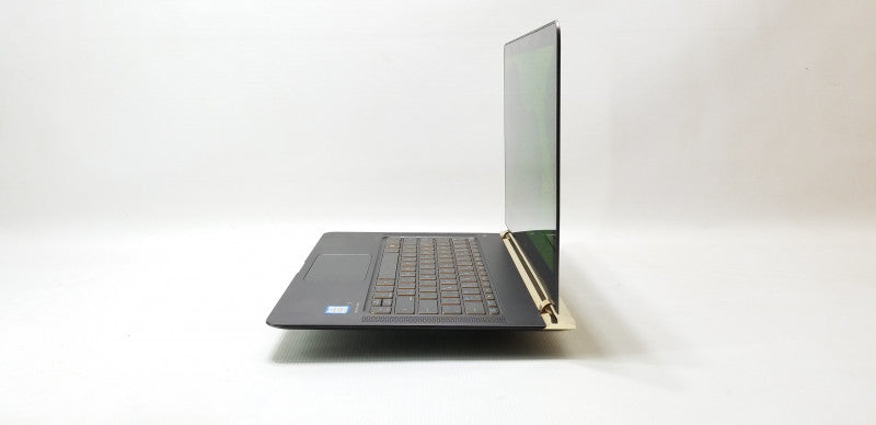 HP Spectre 13-V010ca Webcam Laptop  i5-6200U 2.3GHz 8GB Ram 128GB SSD 13.3\\"