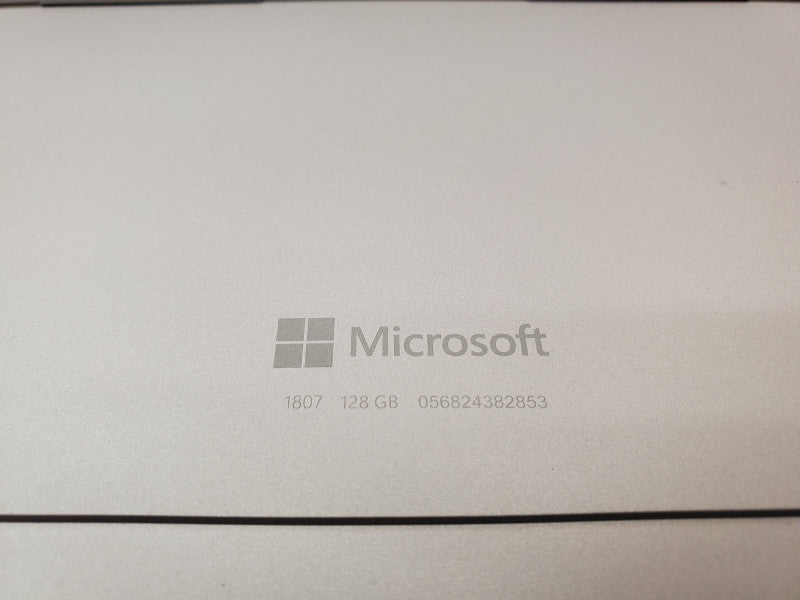 Microsoft Surface Pro 5 i5-7300U 8GB 256GB with Keyboard