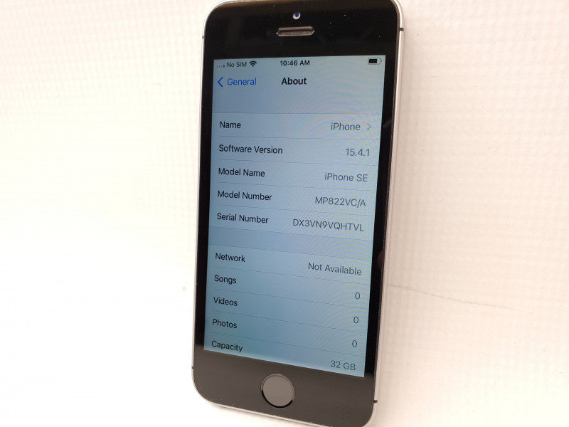 Apple iPhone SE 32GB Unlocked (IOS 15.4.1)