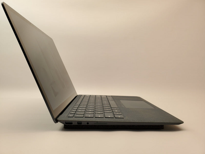 Microsoft Surface Laptop, Model 1769, Intel i5 7200U, 8GB Ram, 240GB SSD (SSD is BAD)