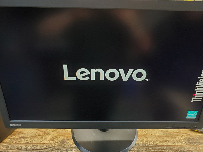 Lenovo ThinkVision 28\\" Monitor (PRO2820D)