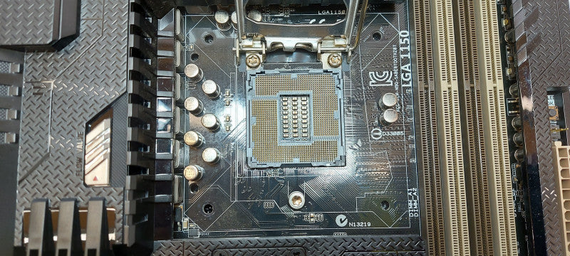 ASUS TUF GAMING Sabertooth Z87 LGA 1150 Socket Motherboard W/IO Shield