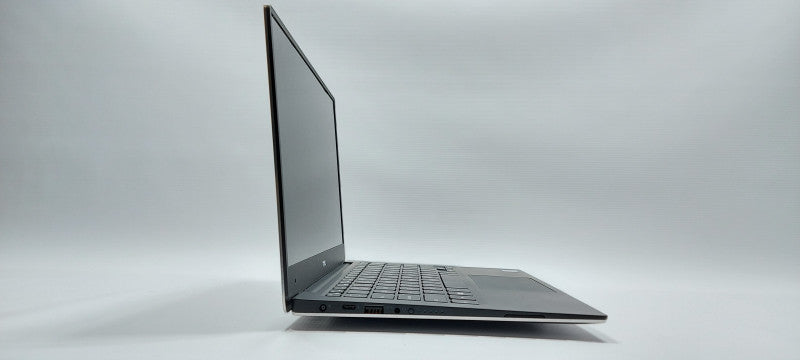 Dell XPS 13 9360 i7-7560U 2.4GHz 8GB RAM 500GB SSD 13.3\\"