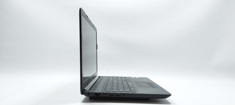 HP 15-db0048ca    AMD Ryzen 3 2200U 2.5GHz 8GB RAM 1TB HDD 15.6\\"