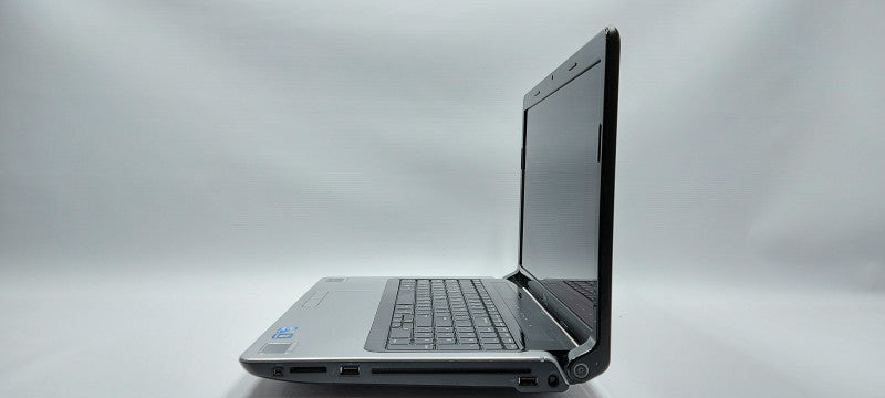 Dell Studio 1747 i7-720QM 1.6GHz 8GB RAM 500GB HDD 17.3\\"