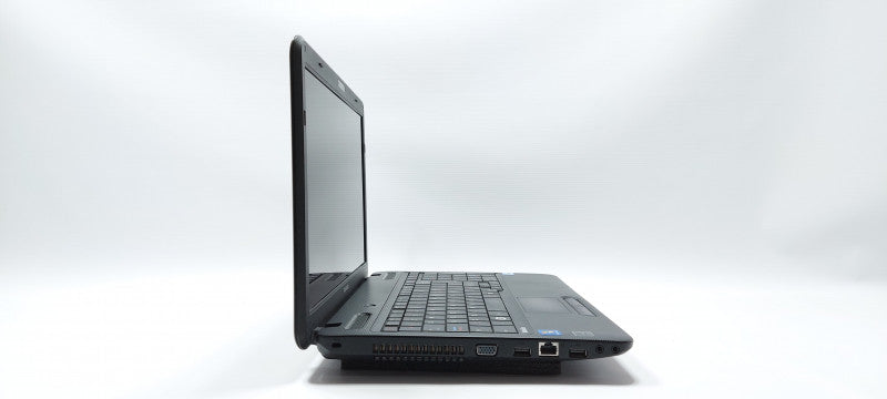 Toshiba Satellite C650 i3- M 370 2.4GHz 8GB RAM 500GB 15.6\\"