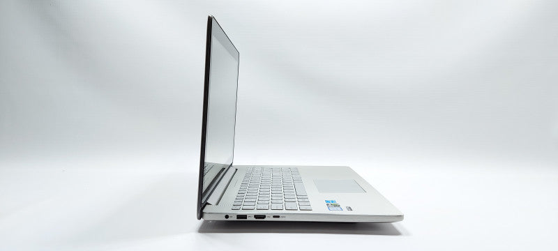 ASUS ZenBook Pro UX501VW I7-6700HQ 2.6GHz 16GB RAM 500GB SSD 15.6\\"