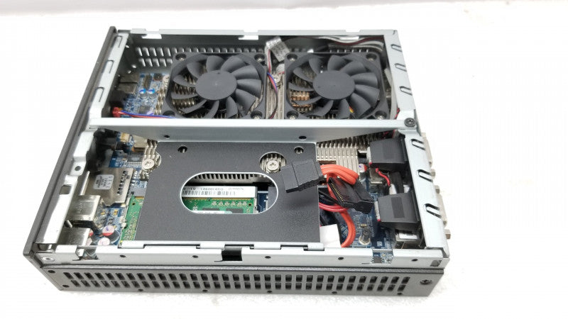 Shuttle DS81 Mini-PC Celeron G1820 @ 2.70ghz / 4gb ram / no HDDS