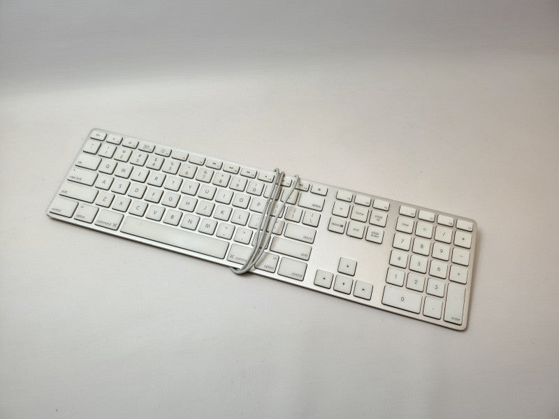 Apple A1243 Wired Aluminum Keyboard