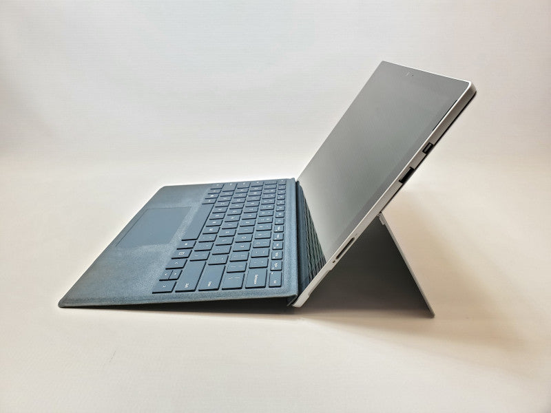 Microsoft Surface Pro 5 i7-7660U, 16GB ran, 512GB SSD