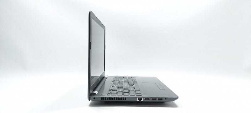 HP Notebook 15-bw028ca AMD A9-9420 3GHz 8GB RAM 250GB SSD 15.6\\"
