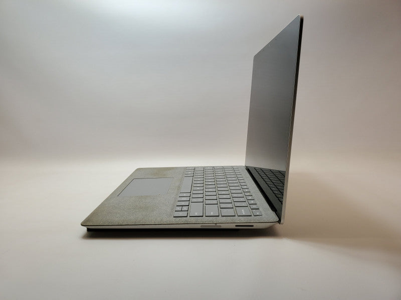 Microsoft Surface Laptop 1769, i7-7660U 2.5GHz, 8GB RAM, 256GB Storage, 13.5\\" Touchscreen