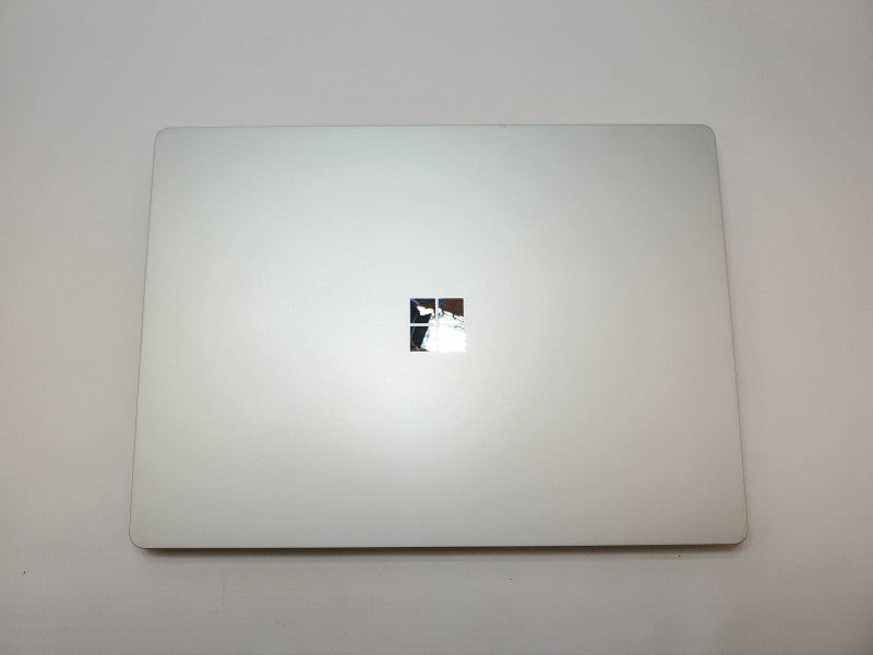 Microsoft Surface Laptop 1769, i7-7660U 2.5GHz, 8GB RAM, 256GB Storage, 13.5\\" Touchscreen