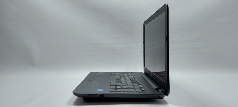 HP Notebook 15-ay010ca Intel Celeron N3060 8GB RAM 120GB SSD 15.6\\"