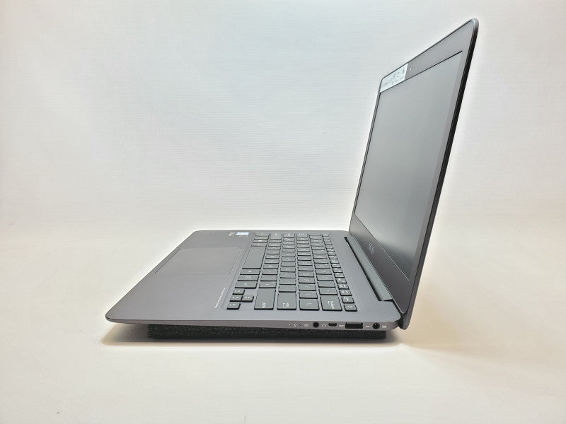 Asus UX305F Zenbook- Intel m3-6Y30 0.9GHz- 8GB DDR3 RAM - 120GB SSD