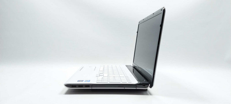 Sony Vaio SVE1511FDW i3-2370U 2.4GHz 8GB RAM 500GB HDD 15.5\\"