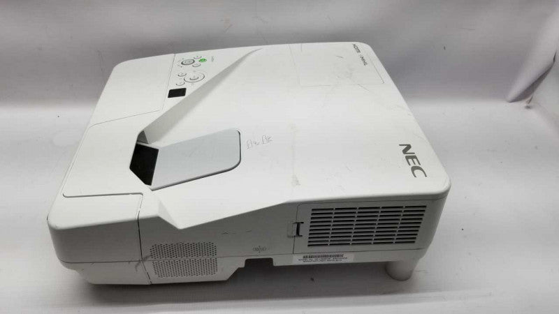 NEC UM351W Projector Ultra Short Throw / 544 Lamp hours