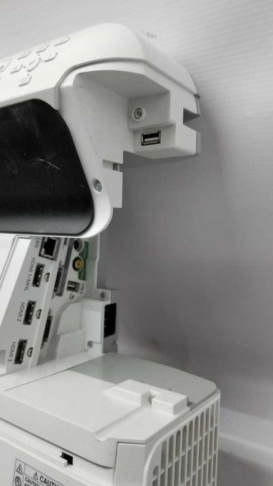 epson LCD Projector H745A / 33 lamp hours / HDMI