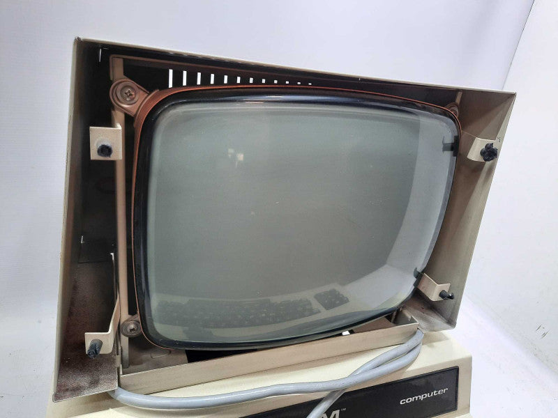 Commodore CBM 8032 Vintage Computer (READ)